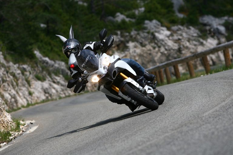 Motards débutants : comment comprendre le contre-braquage ?