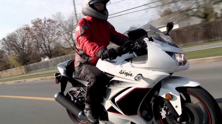 Les 5 motos parfaites pour un débutant