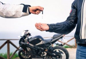 Les règlementations à connaitre avant d’acheter une moto