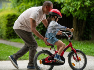 Étapes à considérer pour apprendre le vélo à votre enfant